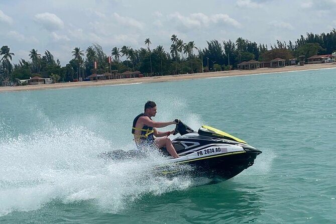 30 Minute Jet Ski Ride along Isla Verde Beach - Riding the northern shoreline: what the route feels like