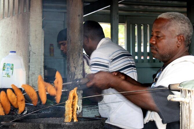 Boriken Flavor: Roast Pork Hwy, Rum Tasting, Loiza Fritters - From your hotel to La Placita de Santurce fruit markets