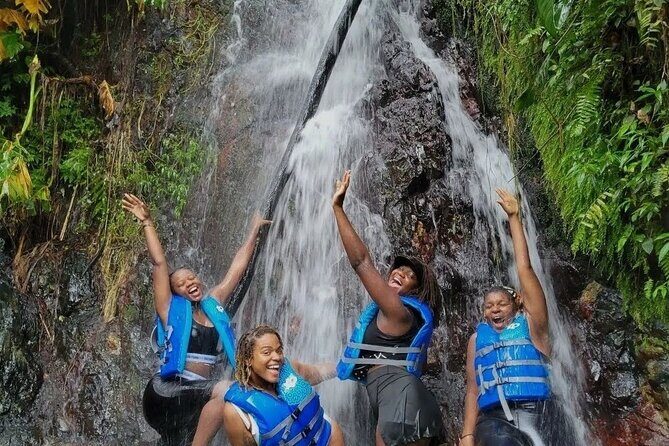El Yunque Rainforest - Waterslide, Cliff jump, and Rope swing! - First stop: meeting at Pueblo Supermercado (and why timing matters)
