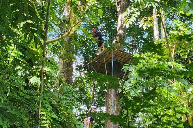 El Yunque Ziplining with River and Beach Visit - Luquillo Beach and kiosks: the perfect cooldown after adrenaline