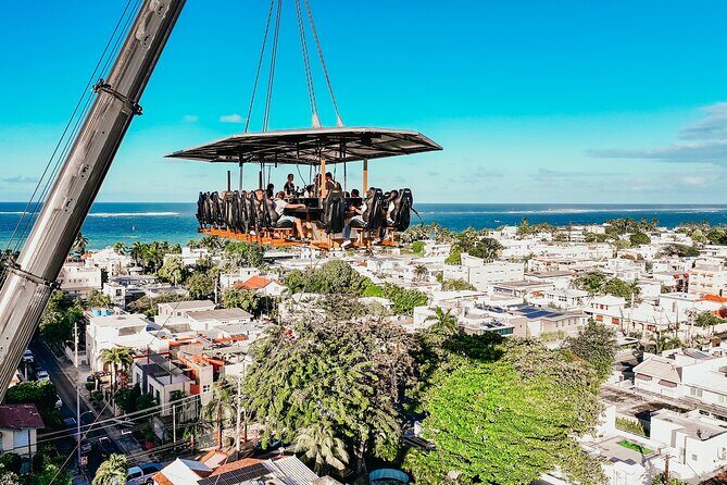 FlyDining: 4 Courses Dinner with City Lights & Ocean Breeze - The Crew Experience: Friendly Help, Managed Timing