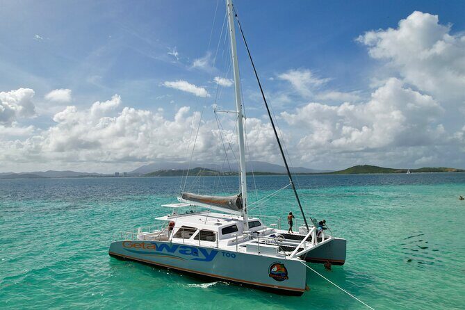 Icacos: Luxury Sailing Catamaran All Inclusive Beach and Snorkel - Lunch on the catamaran: the Puerto Rican meal that actually feels like a meal