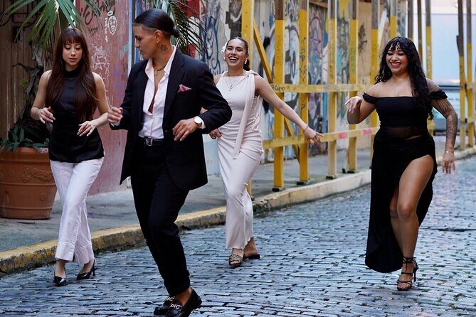 Moonlight Beginner Salsa Class in San Juan - Key things to know before you go