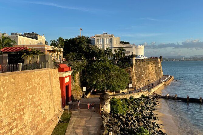 Old San Juan and El Morro Castle Walking Tour - Catedral Basilica Menor de San Juan Bautista: a stop for tombs and early Americas