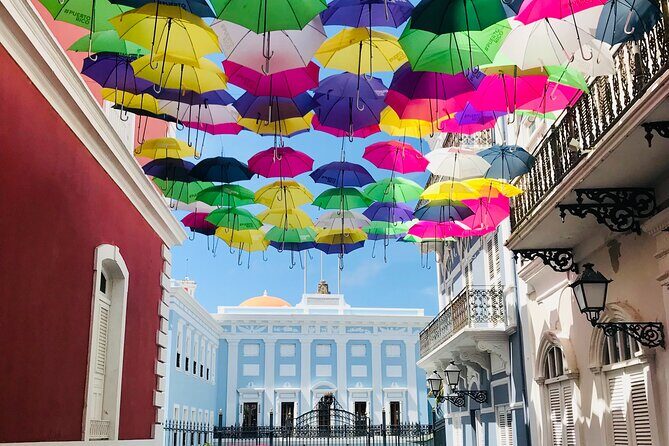 Old San Juan and El Morro Castle Walking Tour - Meeting at La Casita de Rones: find the fountain, not the crowd