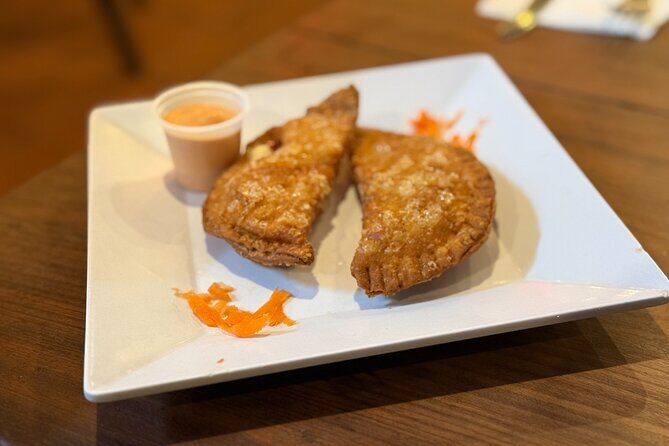 Old San Juan Food Tour with 7 Tastings of Authentic Local Flavors - Where you start: Plaza Colón and a fast way to get oriented