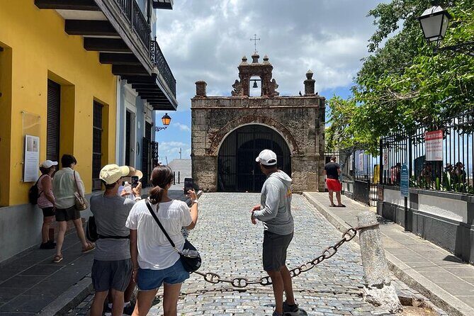 Old San Juan Historical Walk, Shopping, and Dining w/ Transport - Lunch and the Real Cost of Feeling Like a Local