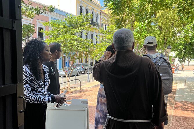 Old San Juan Walking Tour with a Historian - Starting in Plaza Colón at 9:30 am: Small Group, Big Focus