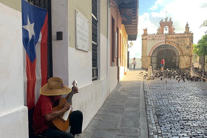 Old San Juan Walking Tour with a Local Certified Guide - Why Plaza Colón is the smart starting point