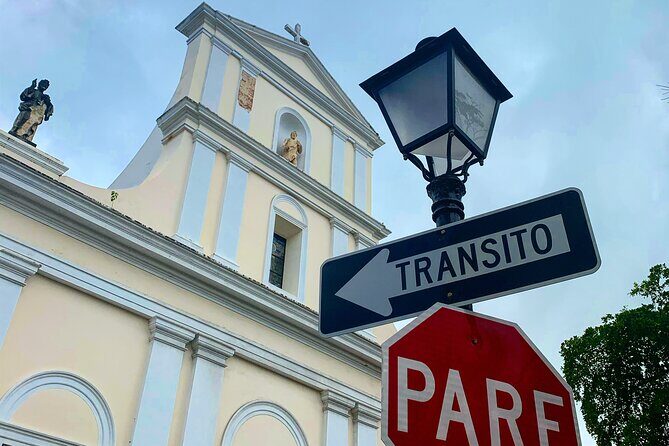 Old San Juan Walking Tour with a Local Certified Guide - La Fortaleza and the photo moments from the outside