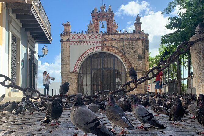Old San Juan Walking Tour with a Local Certified Guide - La Puerta de San Juan: where the military city begins