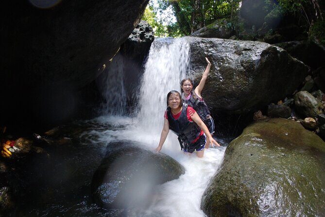 Piñones Beach Buggy + El Yunque Waterfall Adventure - Guides, small groups, and the media pack effect