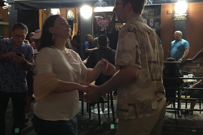 Salsa Dance Class in San Juan – Learn from Local Experts - Comfort, confidence, and the one-hour workout reality
