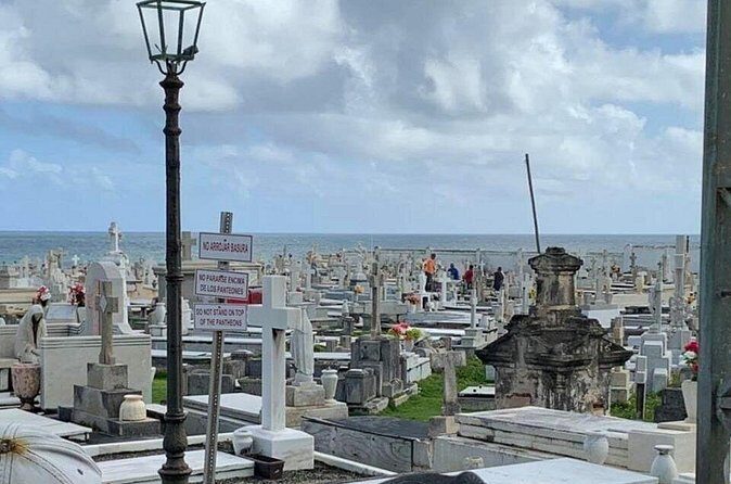 San Juan Haunted History Walking Tour - Santa Maria Magdalena de Pazzis Cemetery and Castillo de San Cristóbal: where the night gets serious