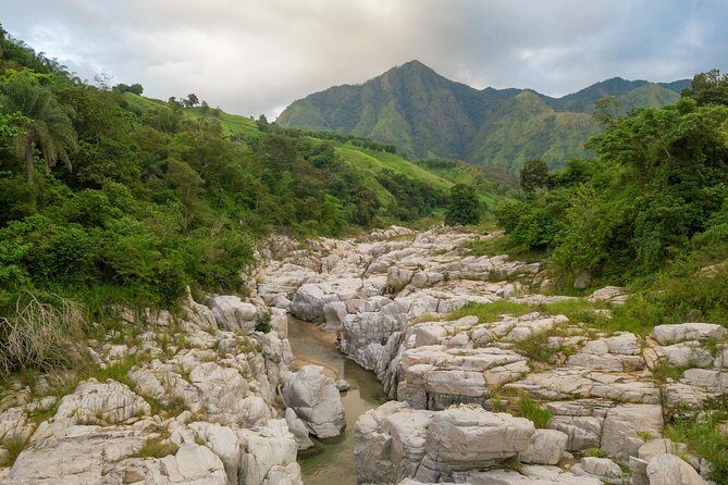 Utuado Canyon, River & Waterfall Adventure in Puerto Rico - The canyon of volcanic rocks: how the river writes geology